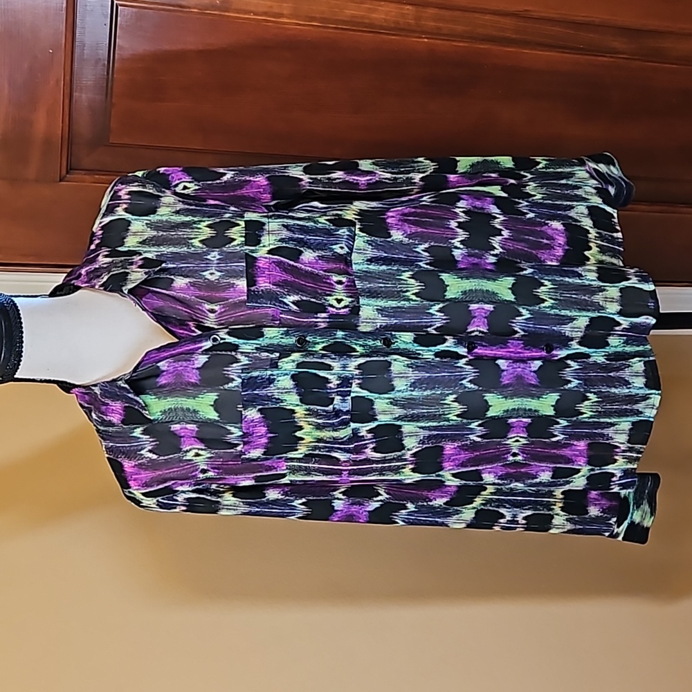L AMOUR NANETTE LEPORE BLOUSE BUTTON DOWN TOP M PURPLE GREEN BLACK LONGSLEEVED